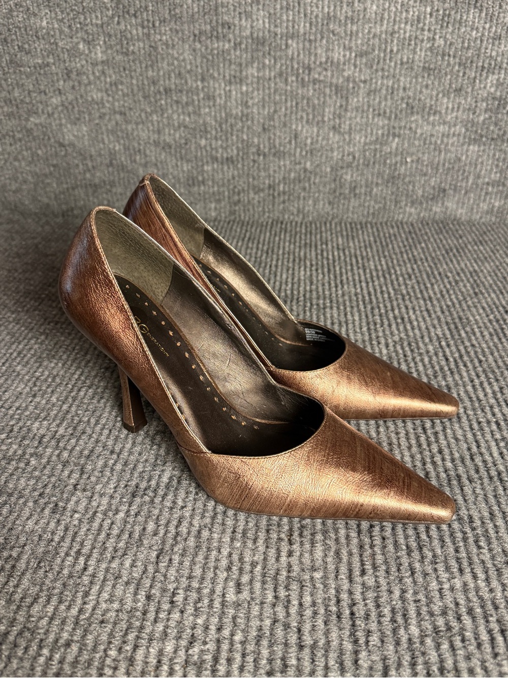BCBGeneration Metallic Bronze Pointed Toe Pumps Stiletto Heels Size 9 EUC